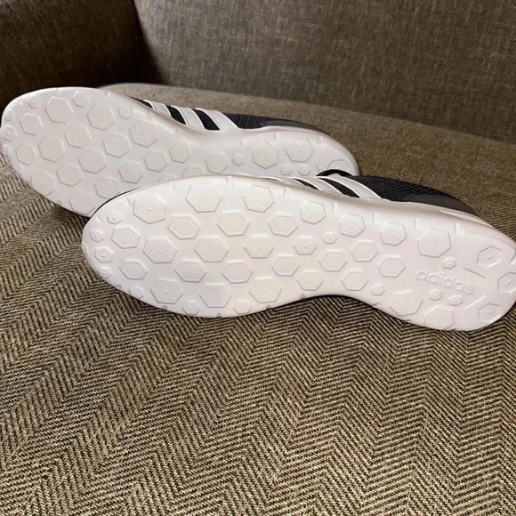 NWT adidas sneakers size 11 shoe men’s lite racer gray coloured - Picture 4 of 4